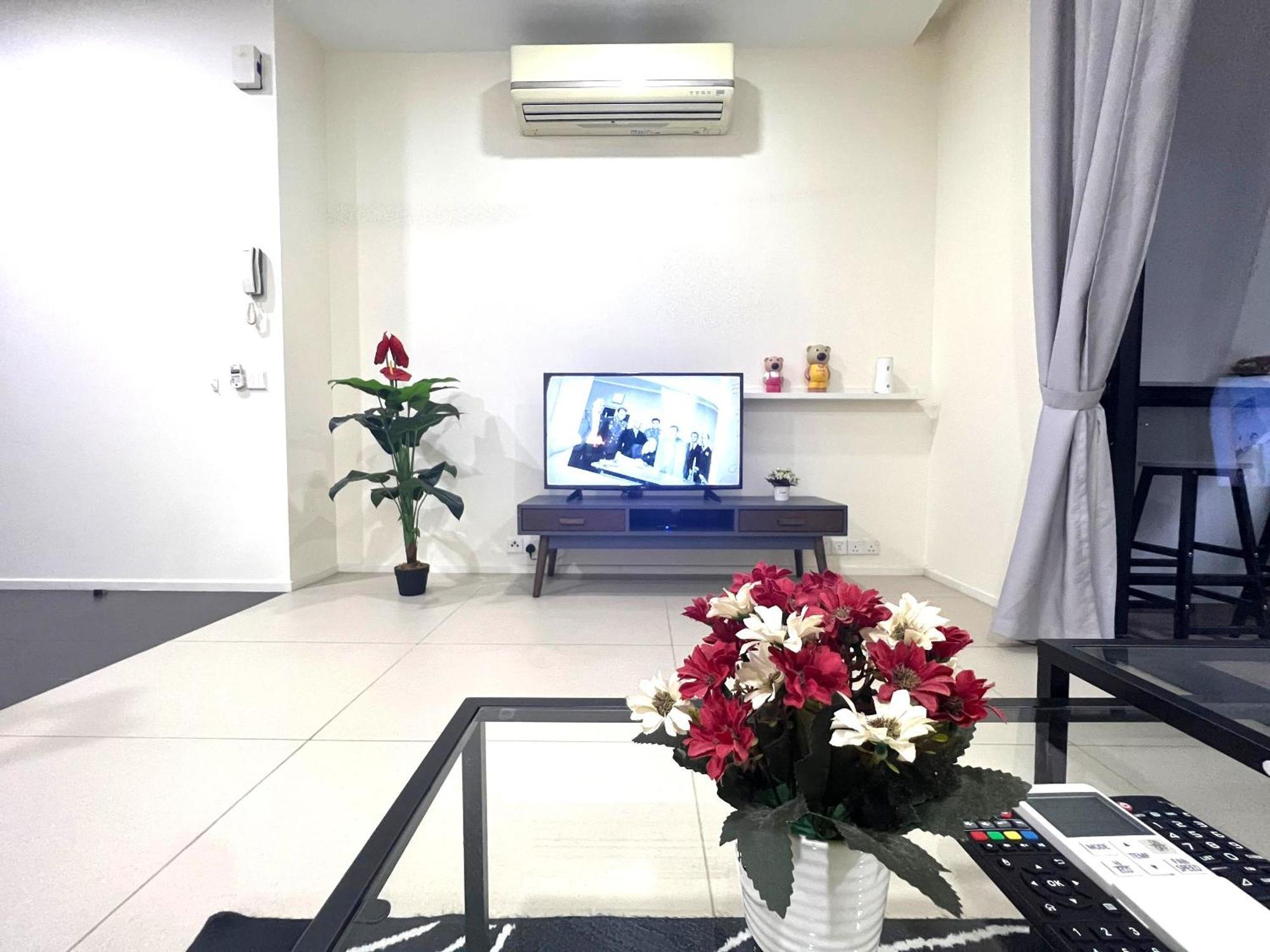 Arcoris, Mont Kiara By Mk Home Kuala Lumpur Exterior photo
